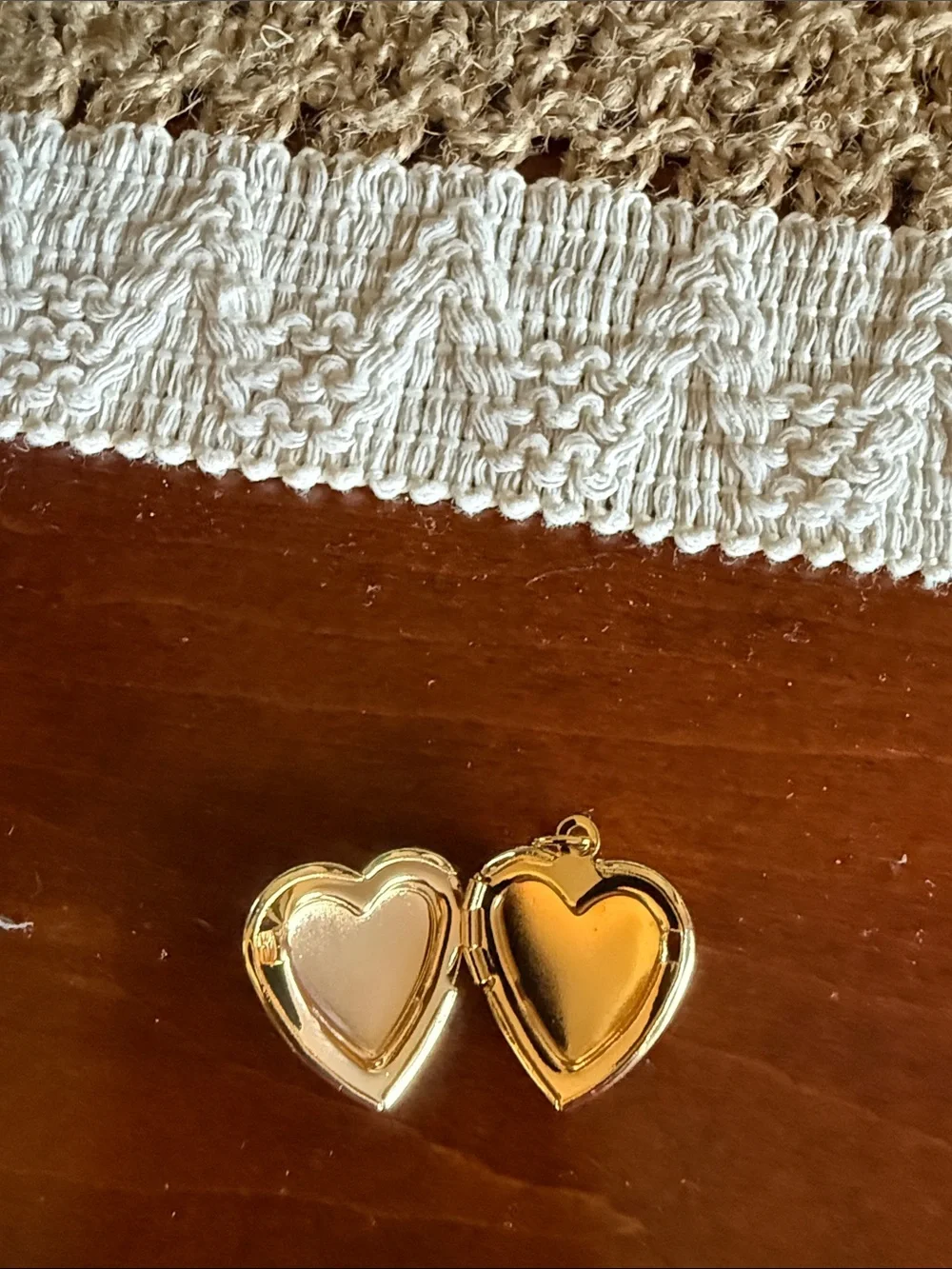 Elegant Heart Locket Brooch Pendant in Gold